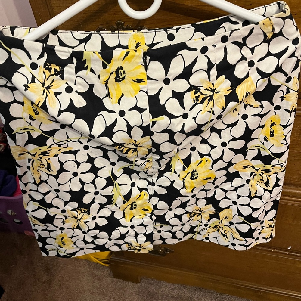 Geoffrey Beene yellow and white skirt